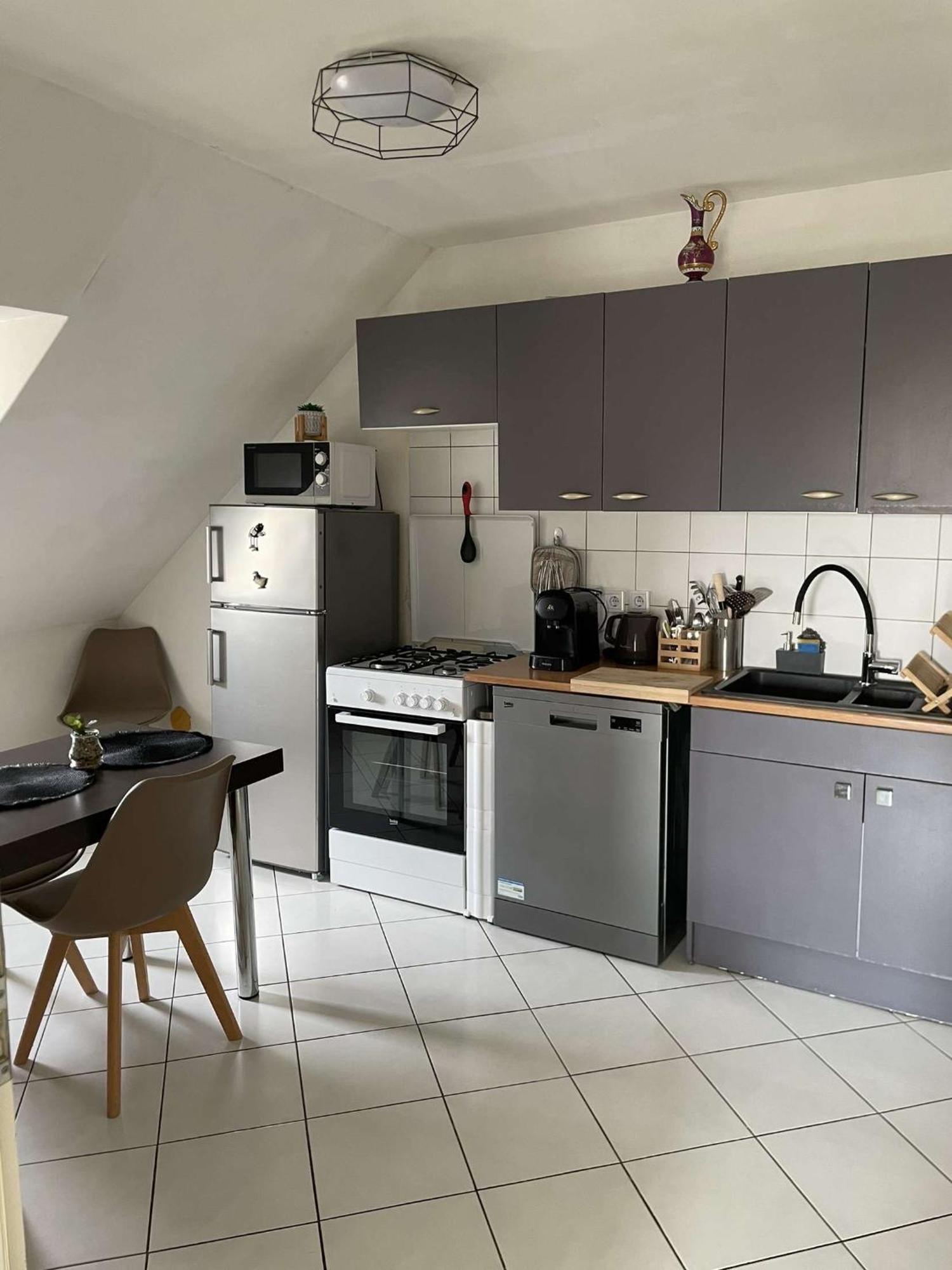 Joli Appartement Avec Place De Parking Prive Colmar Exterior foto