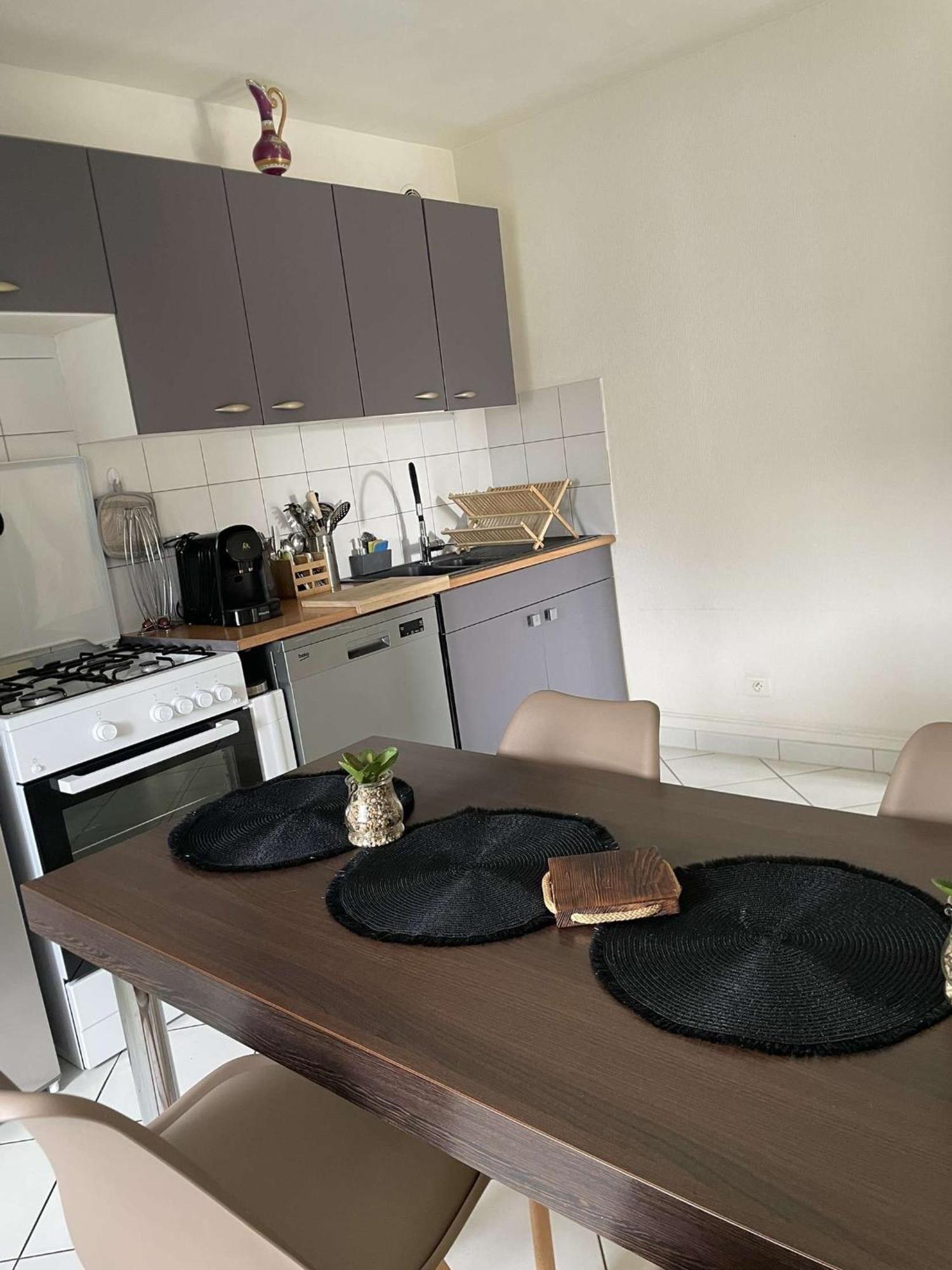 Joli Appartement Avec Place De Parking Prive Colmar Exterior foto